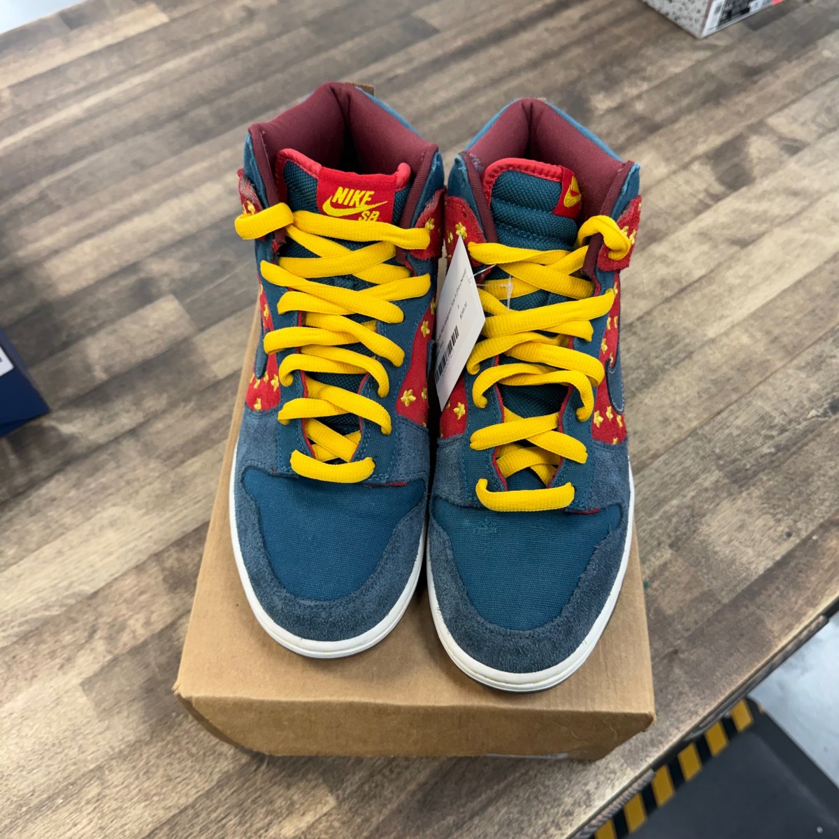 Nike SB Dunk High Quagmire Size 9 (Pre-Owned) - Image 2
