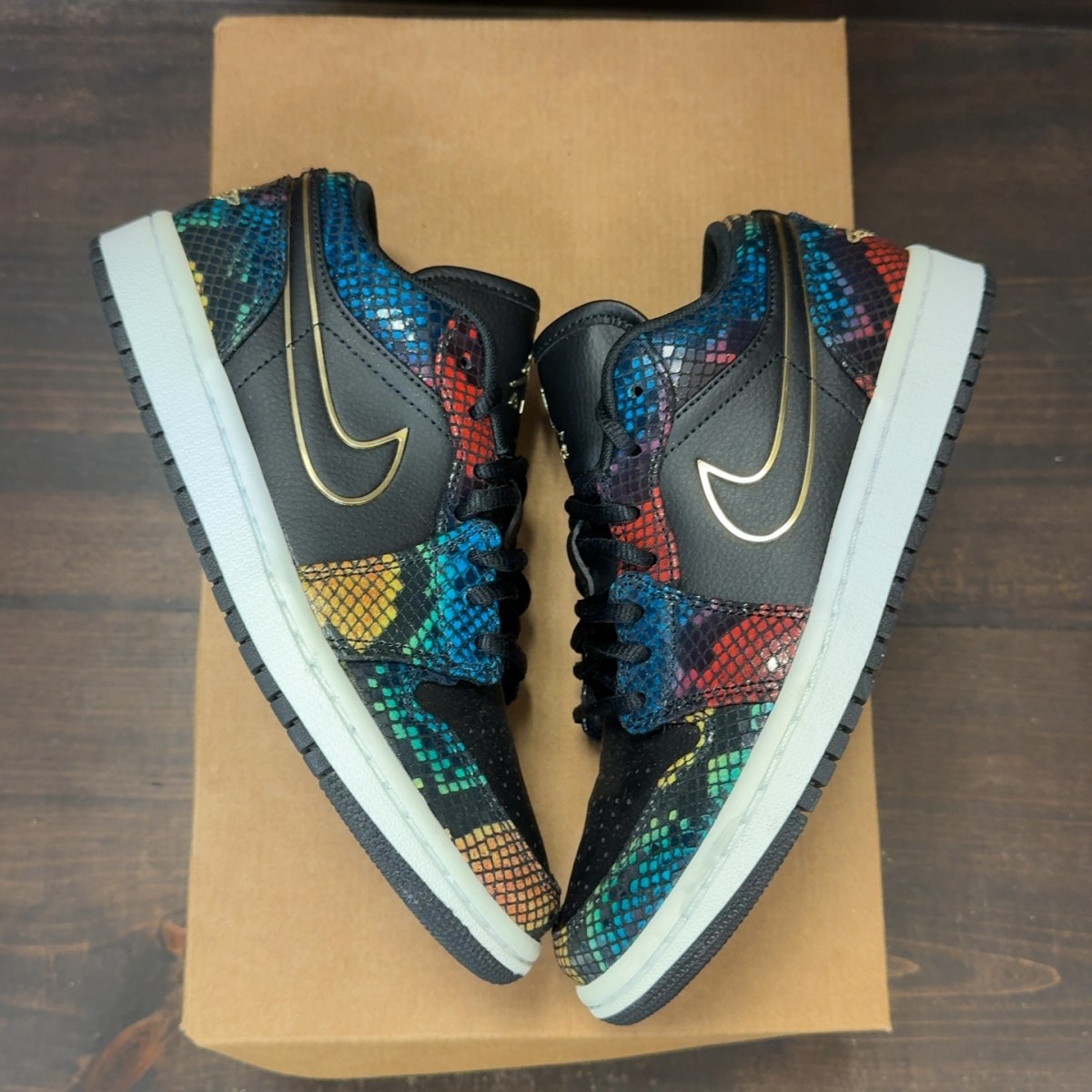 Jordan 1 Low Multicolor Snakeskin (2020) (Women's) Size 7W (Pre-Owned) - Image 2