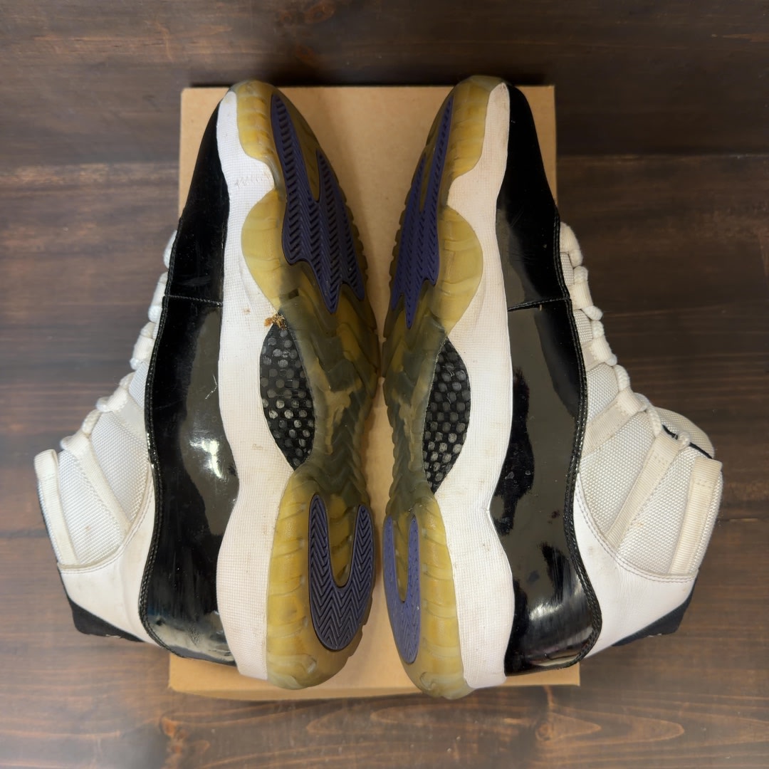 Jordan 11 Retro Concord (2018) Size 10 (Pre-Owned) - Image 5