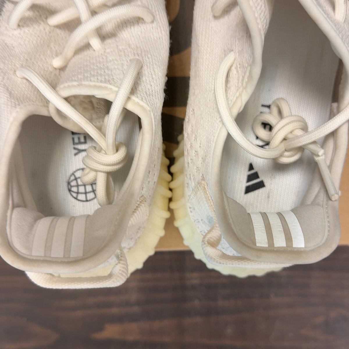 adidas Yeezy Boost 350 V2 Bone Size 8.5 (Pre-Owned) - aux