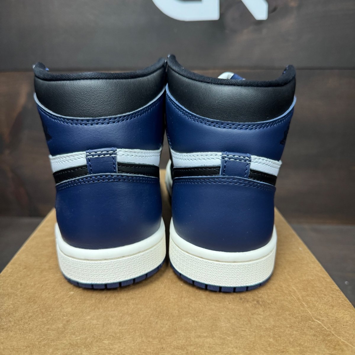Jordan 1 Retro High OG Midnight Navy Size 5 - sole