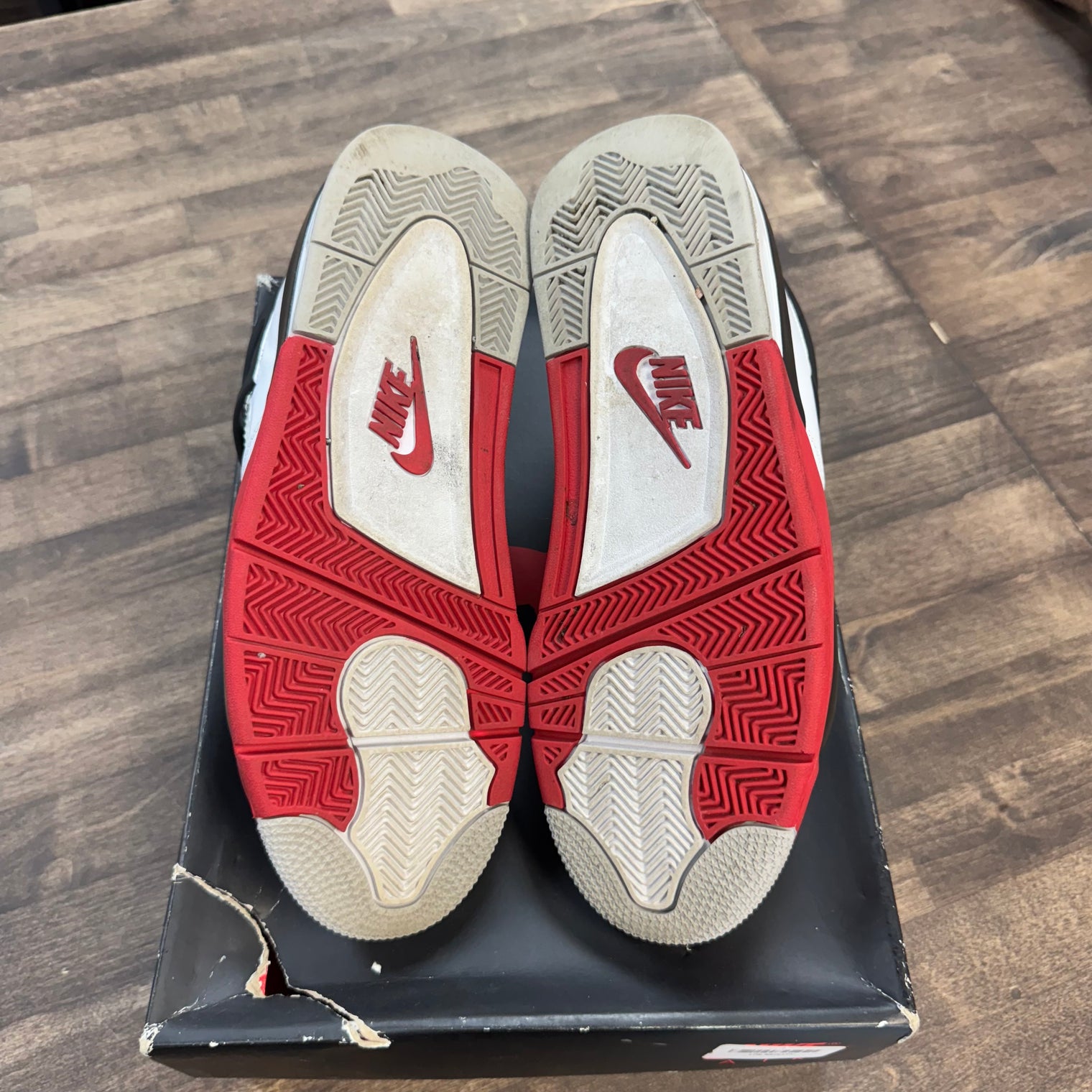 Fire Red Jordan 4 (2019) (USED)