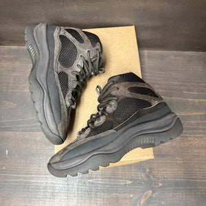 adidas Yeezy Desert Boot Oil Size 8 (Pre-Owned) - tag