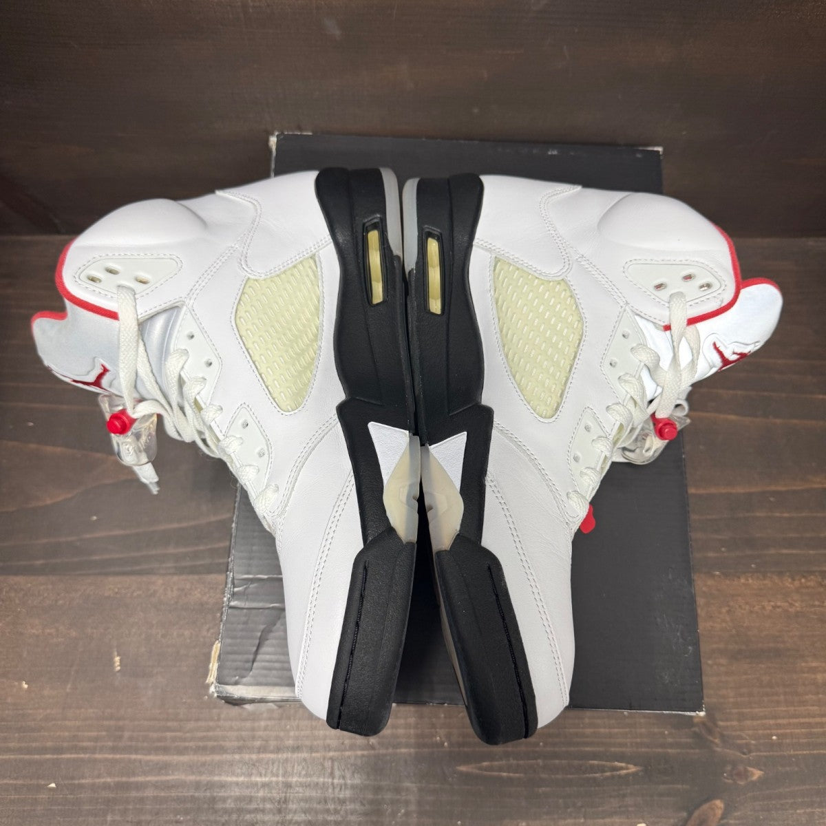 Jordan 5 Retro Fire Red Silver Tongue (2020) - Image 3