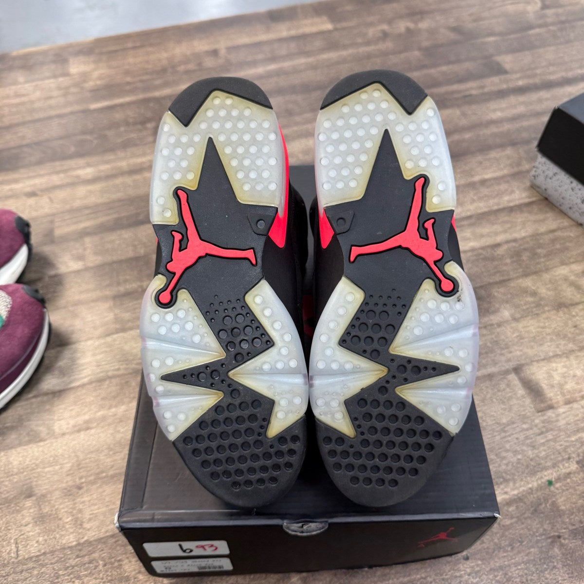 Jordan 6 Retro Infrared Black (2014) Size 8 (Pre-Owned) - Image 5