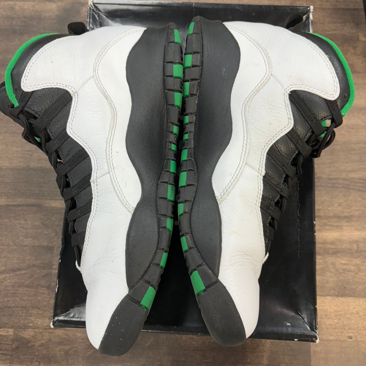Seattle Jordan 10 Retro (USED)