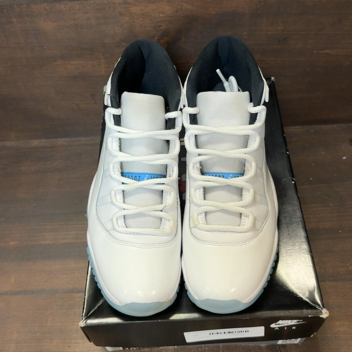 Jordan 11 Retro Legend Blue (2024) Size 10.5 (Pre-Owned) - Image 3