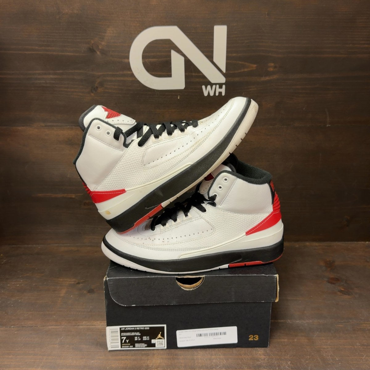 Jordan 2 Retro OG Chicago (2022) (GS) - Image 1