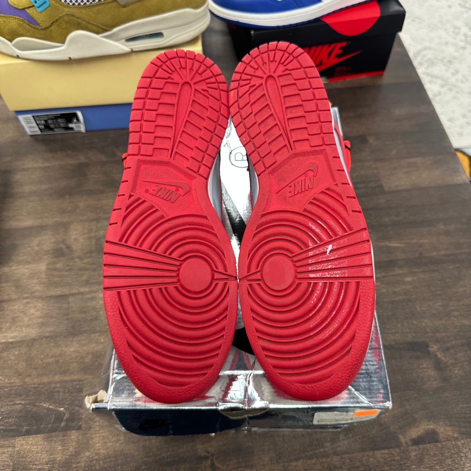 University Red Off-White Nike Dunk Low (USED)