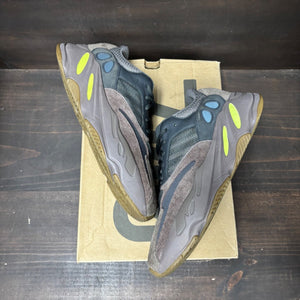 adidas Yeezy Boost 700 Mauve - Image 2