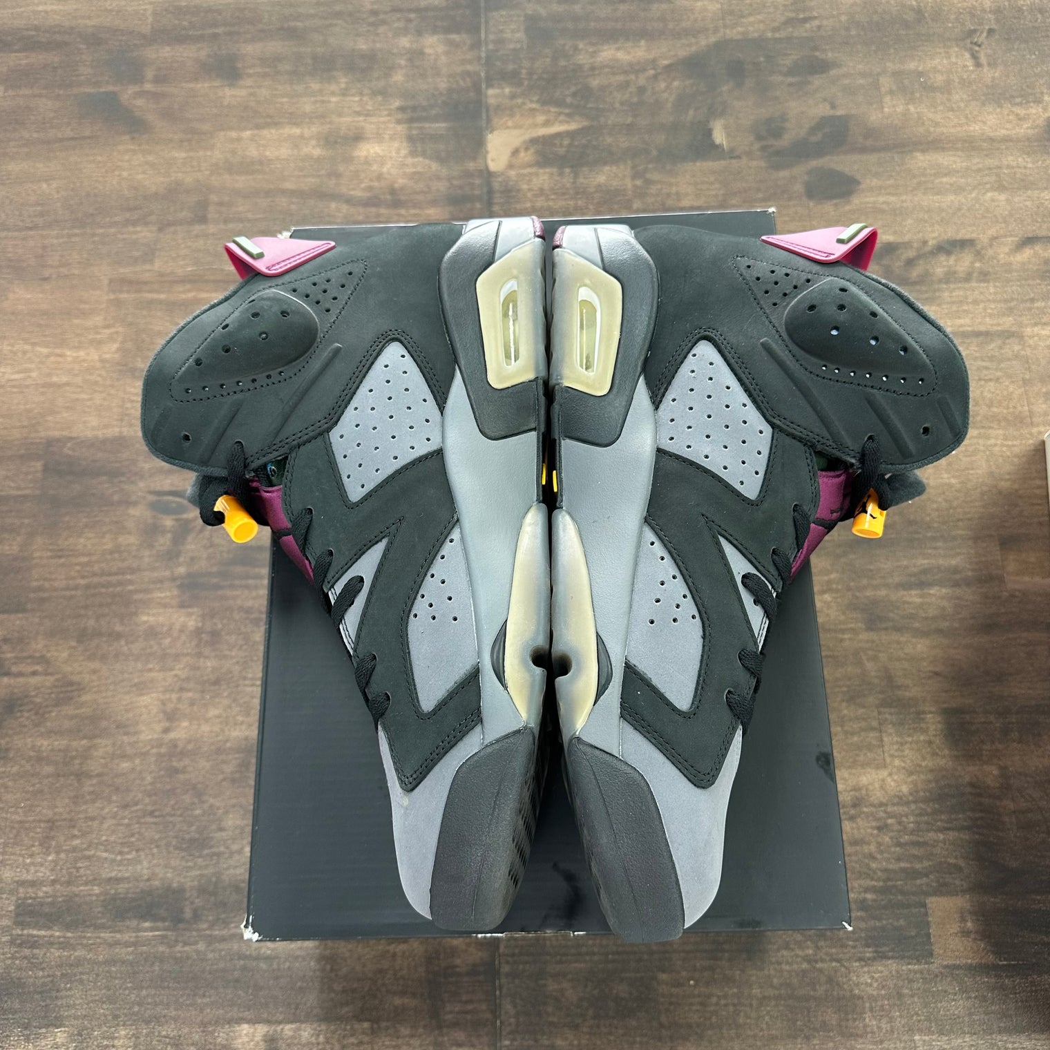 Bordeaux Jordan 6 Retro (USED)