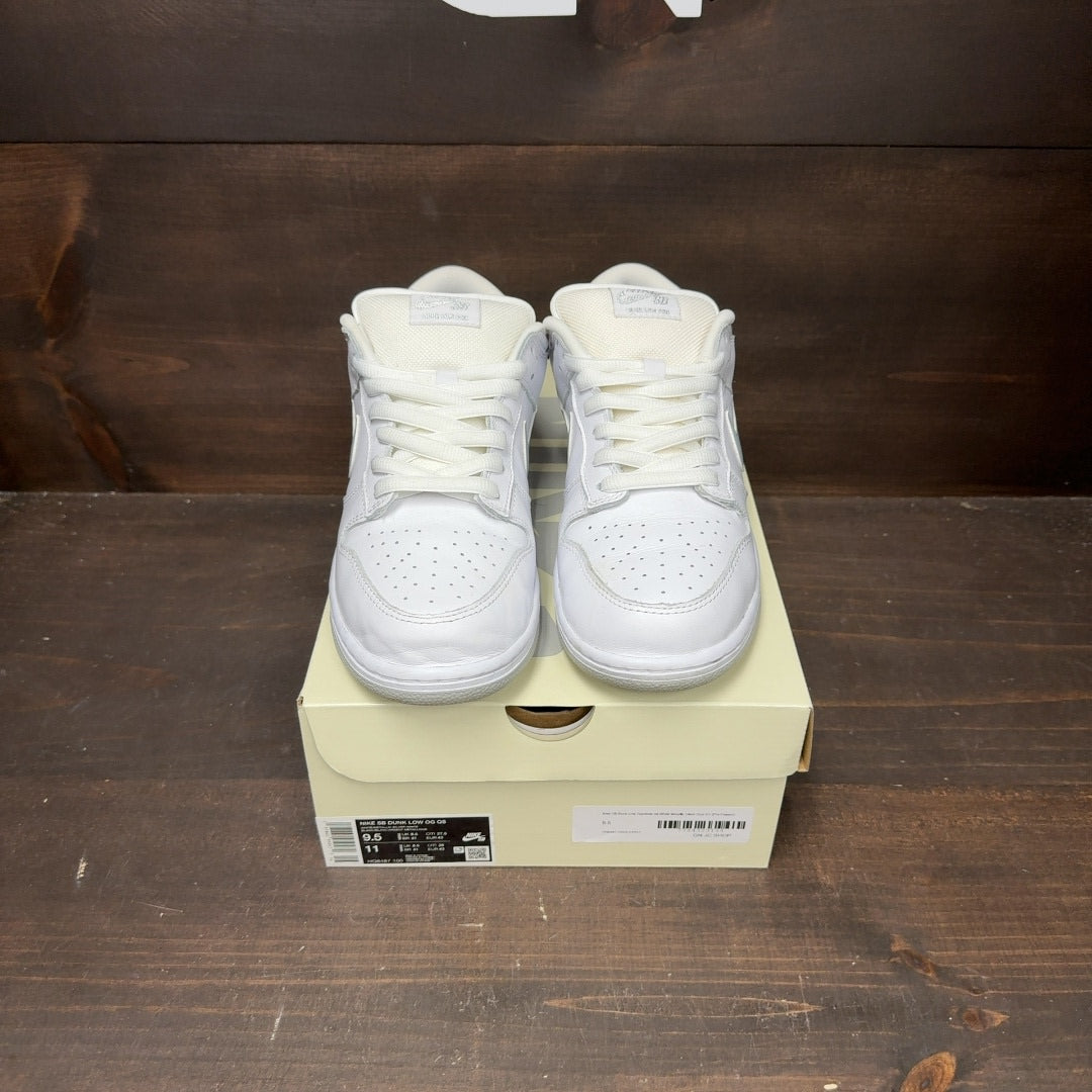 Nike SB Dunk Low Supreme 94 White Metallic Silver - Image 2