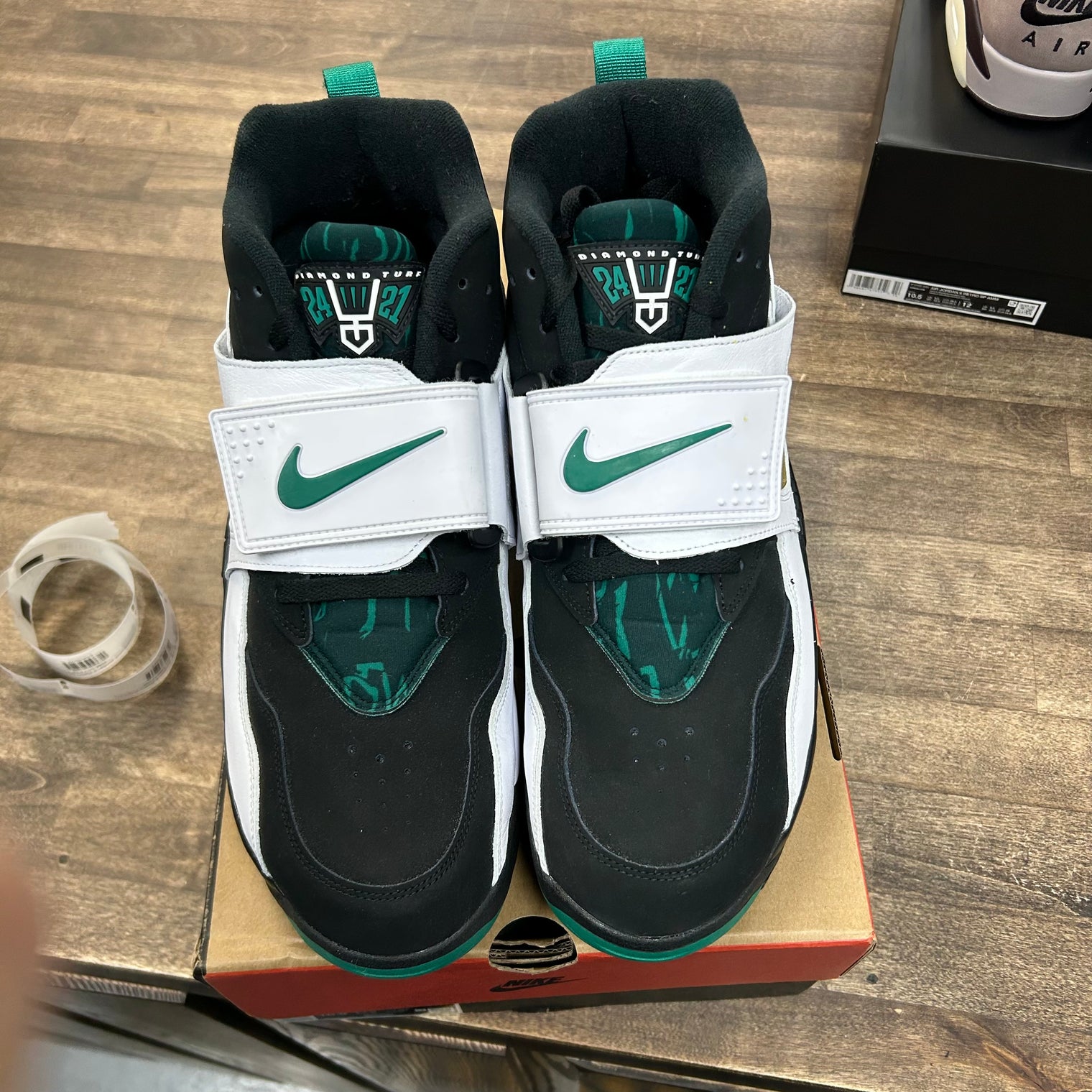 Emerald Nike Air Diamond Turf (USED)