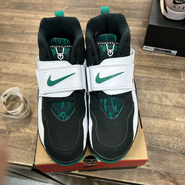 Emerald Nike Air Diamond Turf (USED)