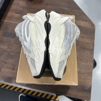 Static Yeezy 700 V2 (USED)