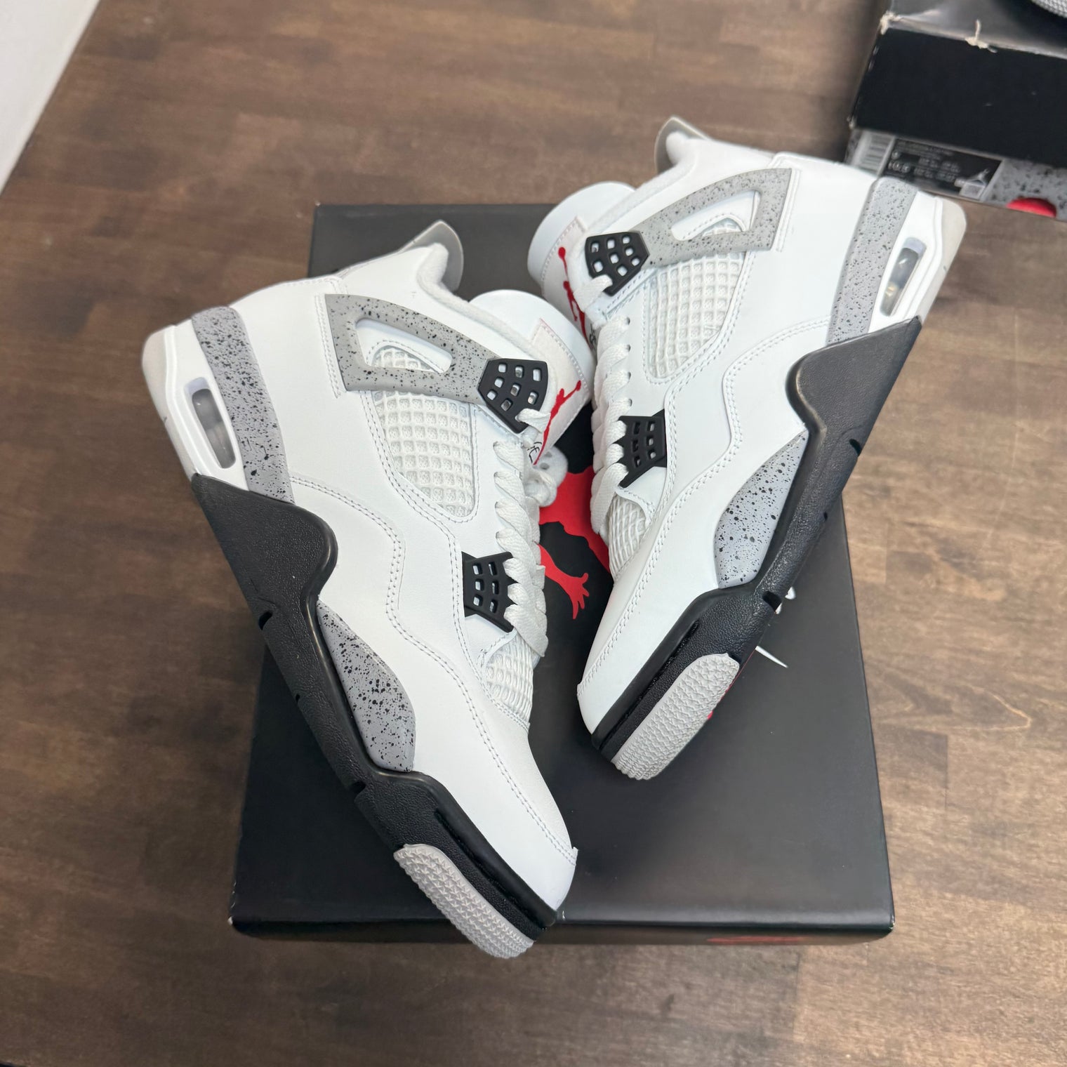 White Cement Jordan 4 2024 (USED)