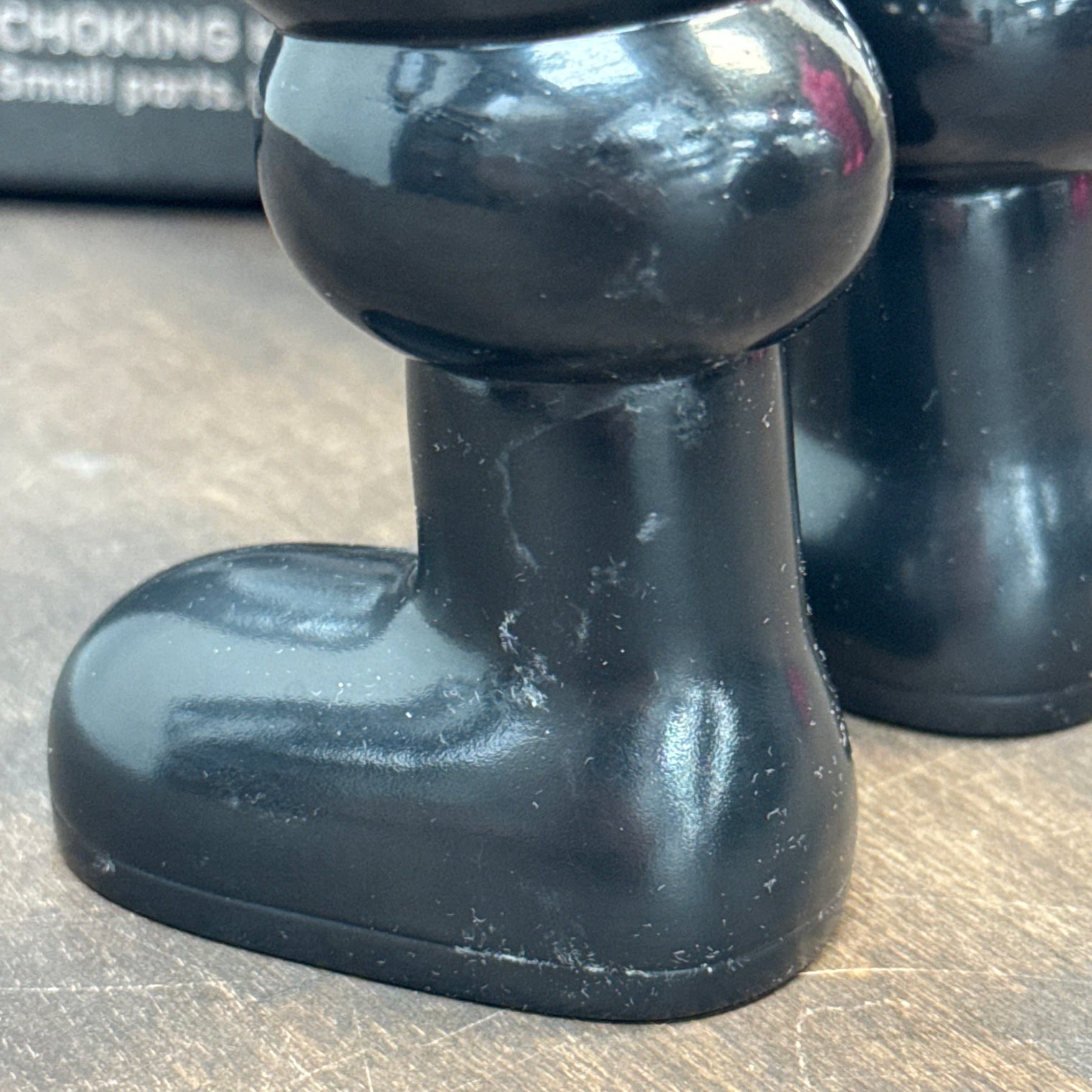 Kaws Chum Open Edition Vinyl Figure Black (Displayed)