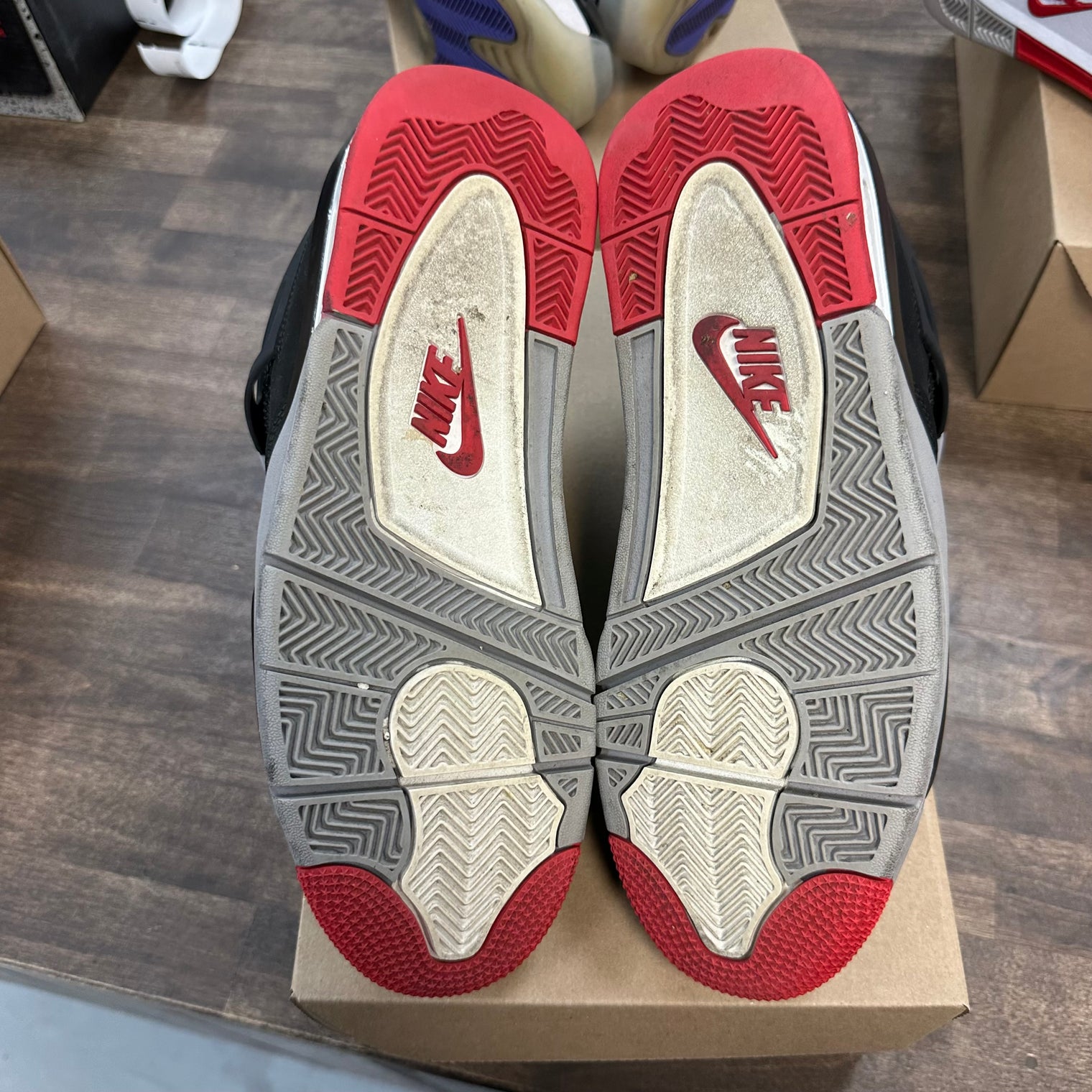 Bred Jordan 4 (2019) (USED,No Box)