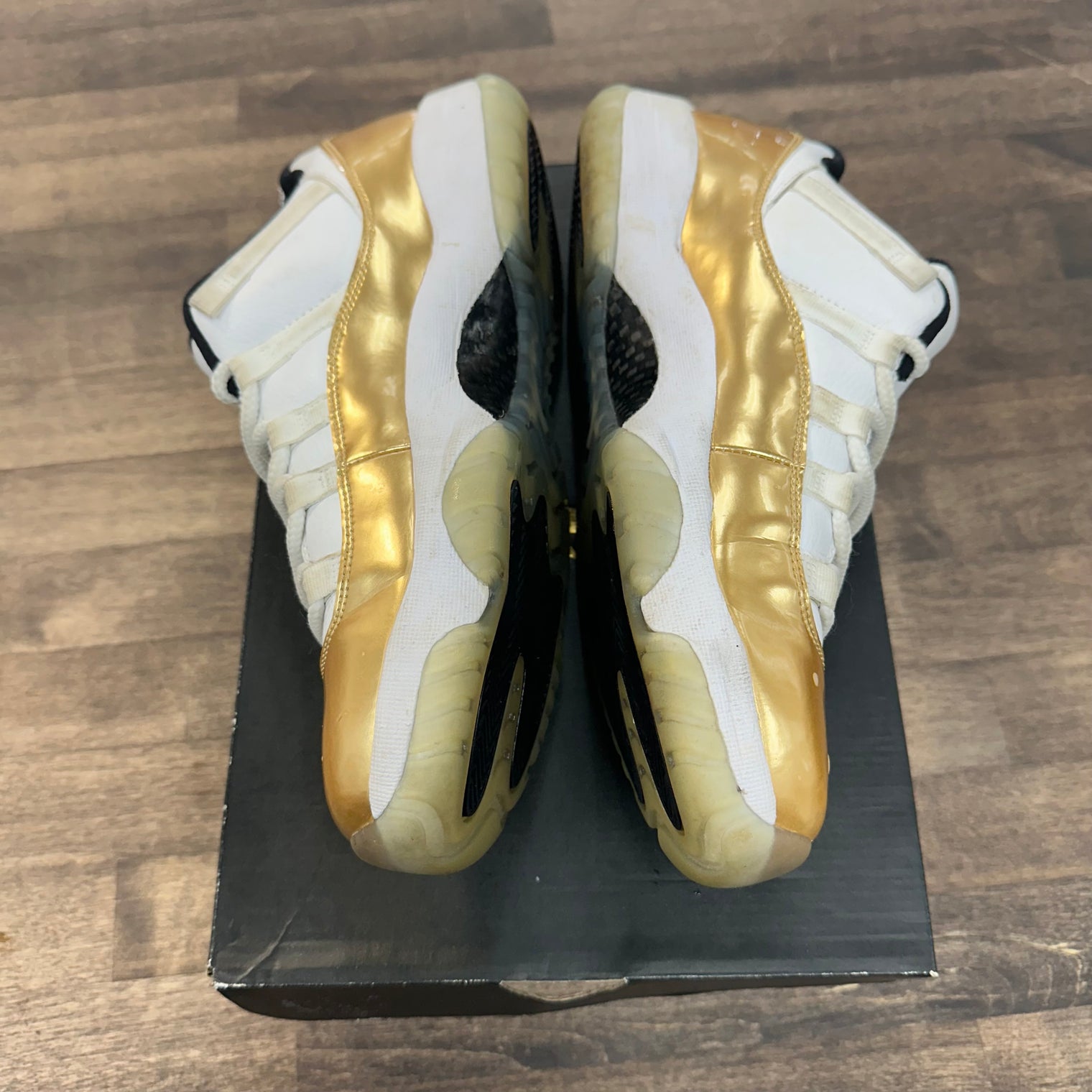Closing Ceremony Jordan 11 Low (USED)