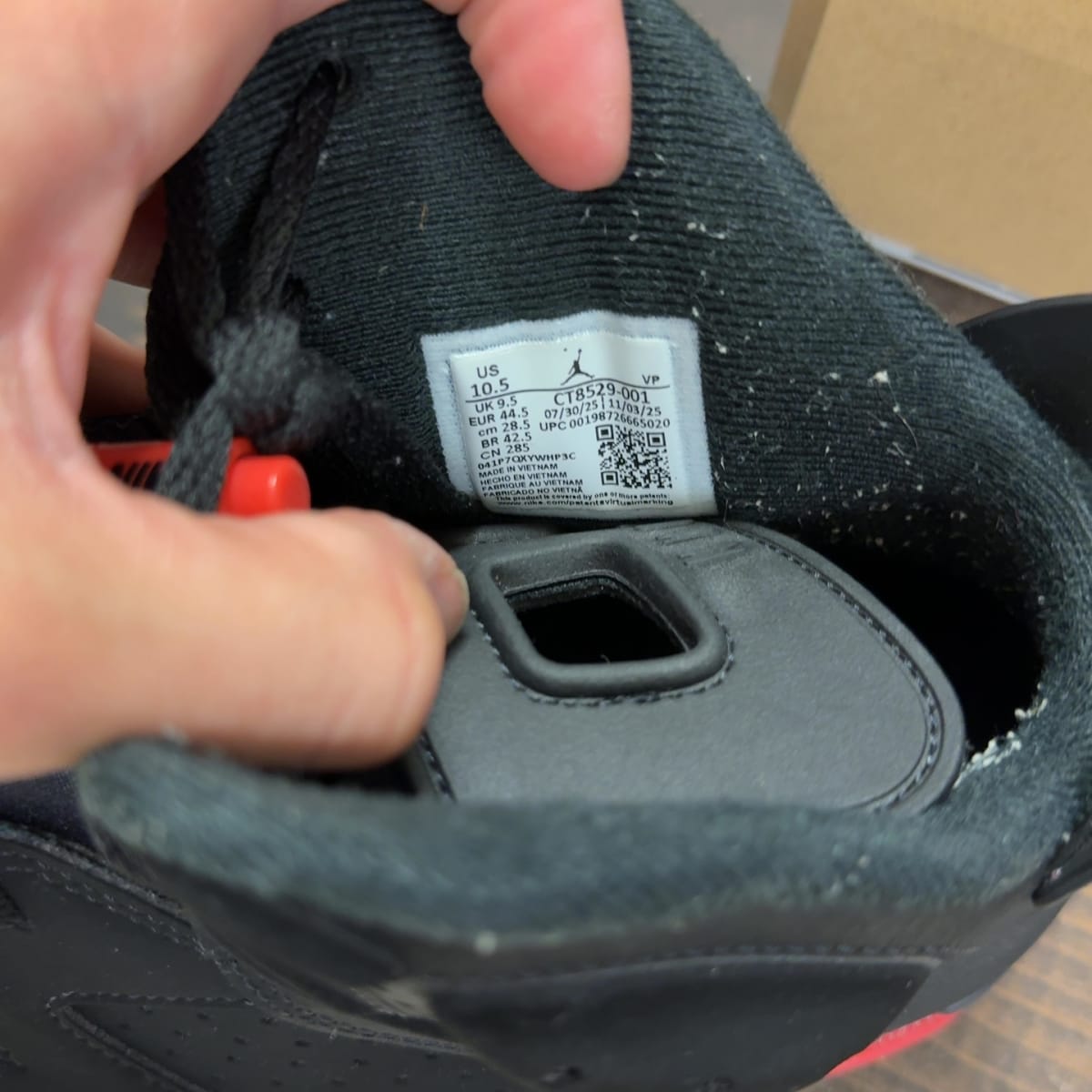Jordan 6 Retro Infrared Salesman Size 10.5 (Pre-Owned) - aux