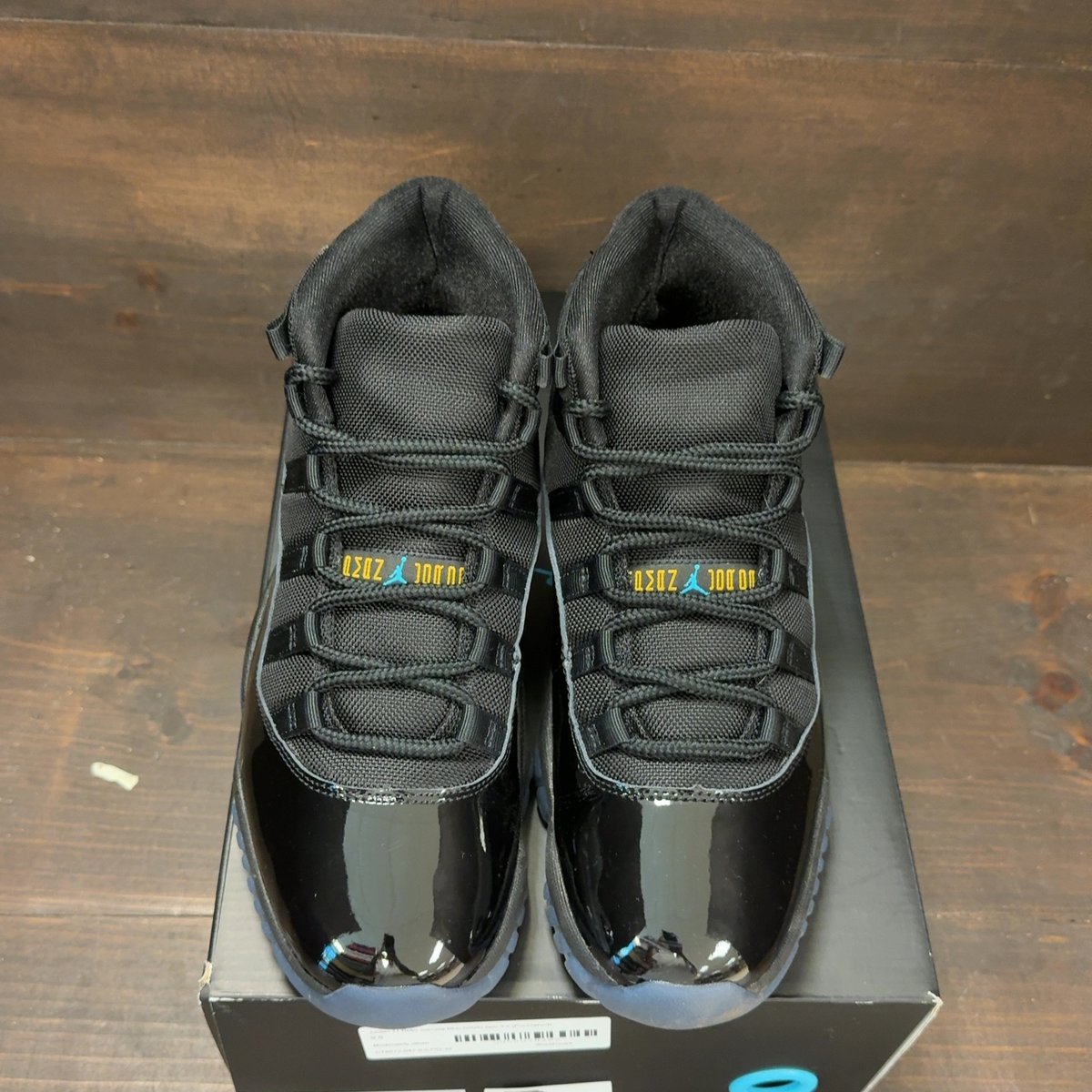 Jordan 11 Retro Gamma Blue (2025) Size 9.5 (Pre-Owned) - tag