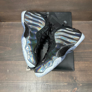 Nike Air Foamposite One Hologram Size 9 (Pre-Owned) - tag