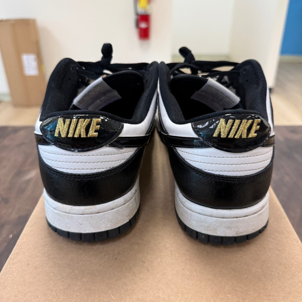 Nike Dunk Low SE World Champs Black White Size 10.5 (Pre-Owned) - Image 4