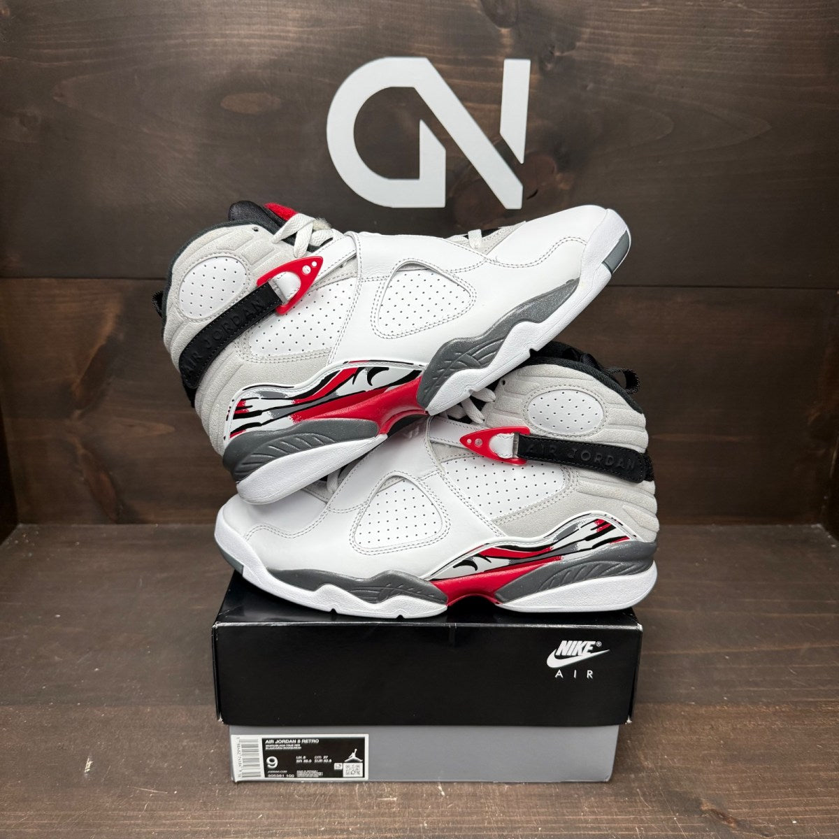 Jordan 8 Retro White True Red (2025) Size 9 (Pre-Owned)
