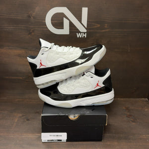 Jordan Max Aura 2 White Black Gym Red Size 9 (Pre-Owned) - Image 1