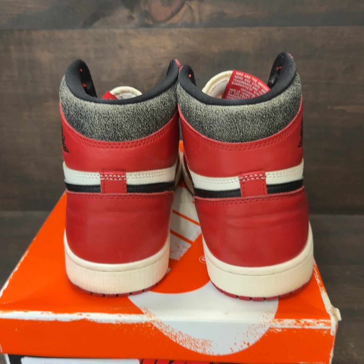 Jordan 1 Retro High OG Chicago Lost and Found - Image 5