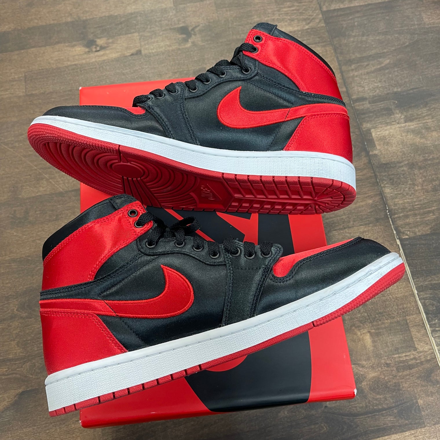 Satin Bred Jordan 1 High (W) (USED)