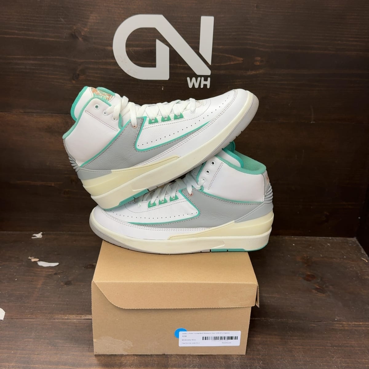 Jordan 2 Retro Crystal Mint (Women's) Size 12W (Pre-Owned) - front