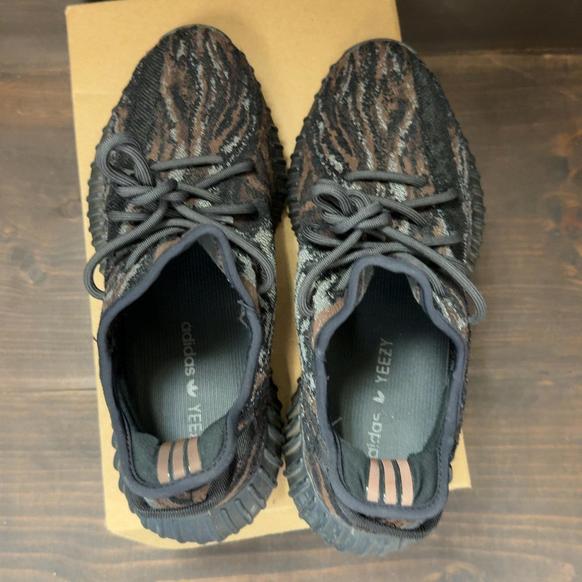 adidas Yeezy Boost 350 V2 MX Rock Size 10.5 (Pre-Owned) - Image 5