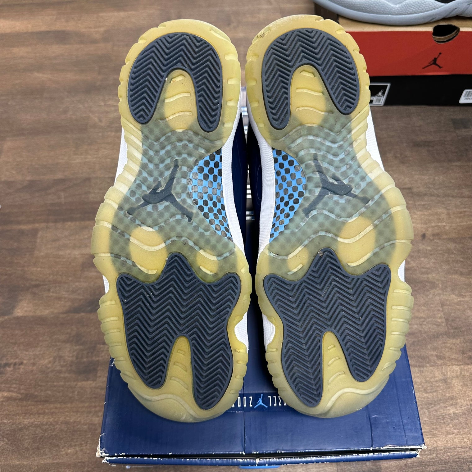 Win like 82 Jordan 11 (USED)