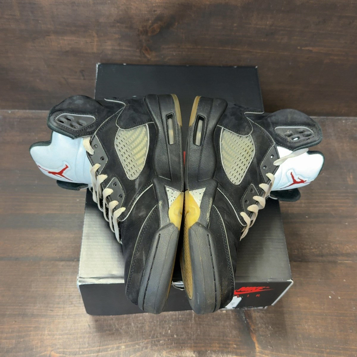 Jordan 5 Retro OG Black Metallic Reimagined Size 9 (Pre-Owned) - Image 4