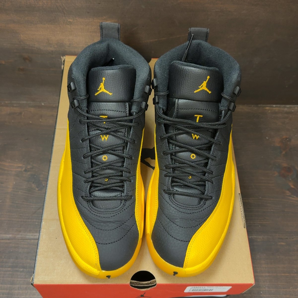 Jordan 12 Retro Black University Gold Size 10.5 (Pre-Owned) - tag