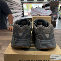 Geode Yeezy 700 V2 (USED)