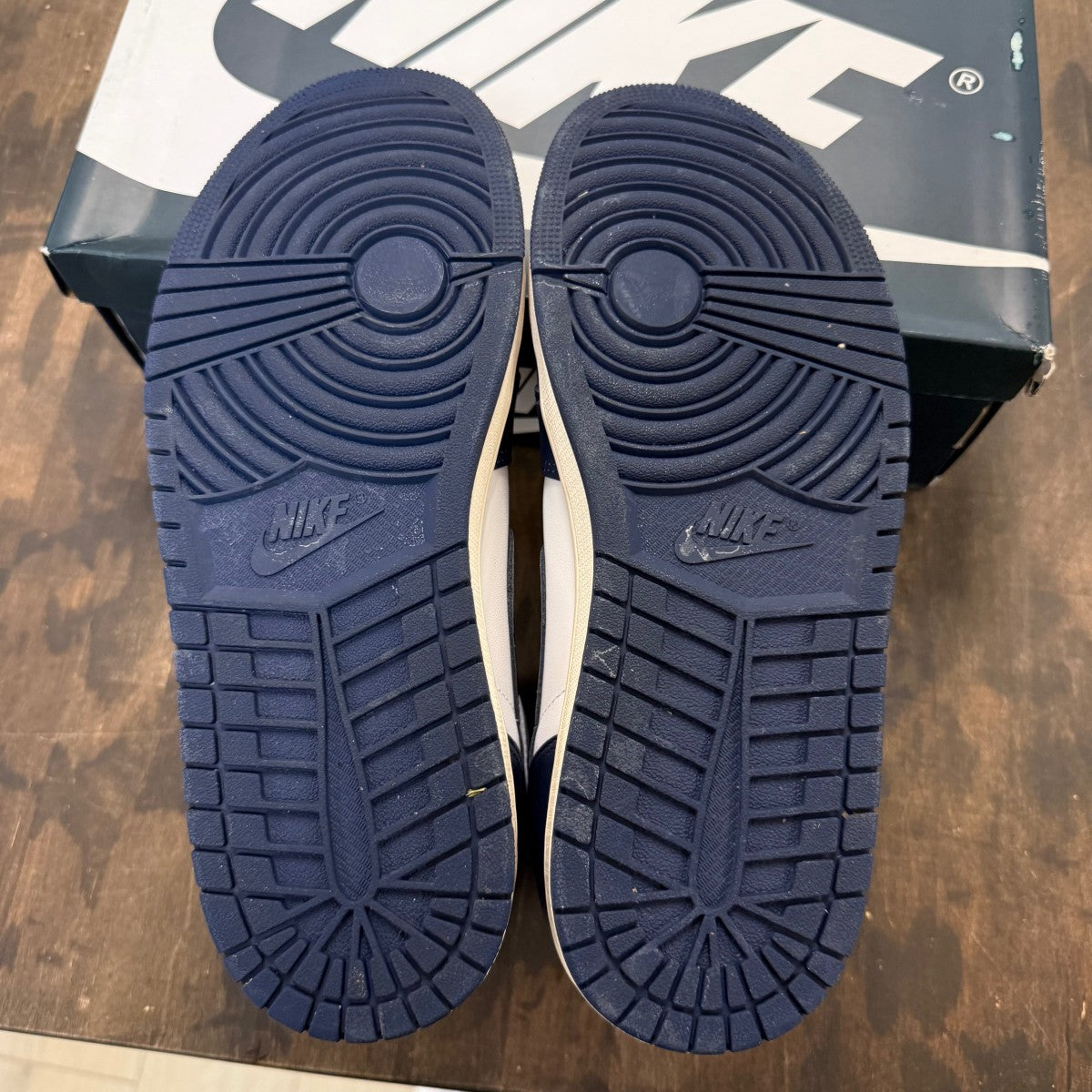 Jordan 1 Retro High OG Midnight Navy - Image 5