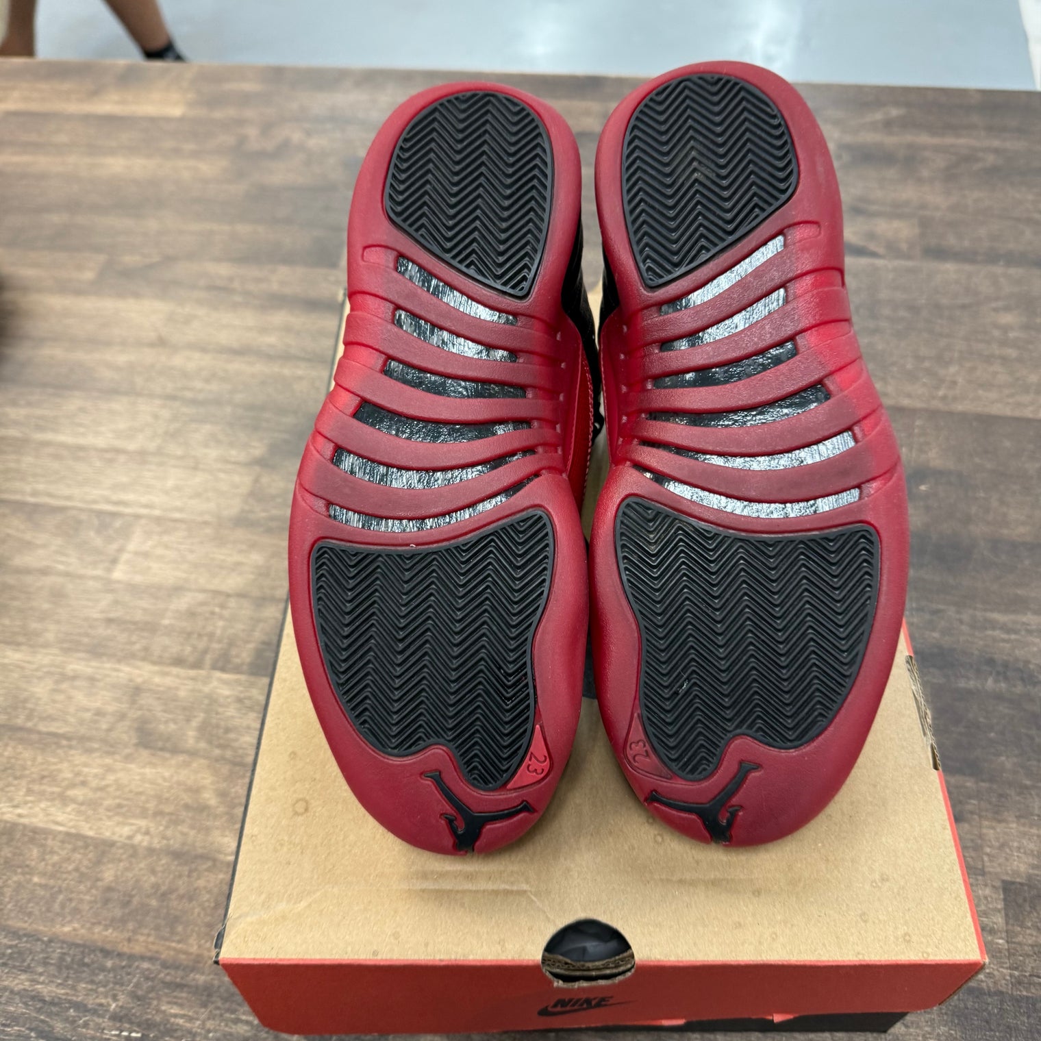 Flu Game Jordan 12 (USED)
