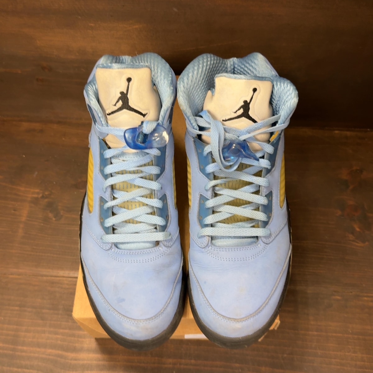 Jordan 5 Retro UNC University Blue Size 12.5 (Pre-Owned) - Image 3