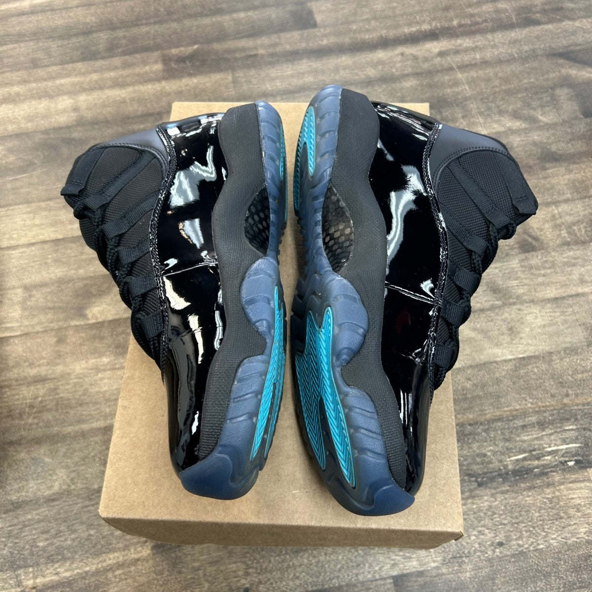 Jordan 11 Retro Gamma Blue (2025) Size 8.5 (Pre-Owned) - Image 4