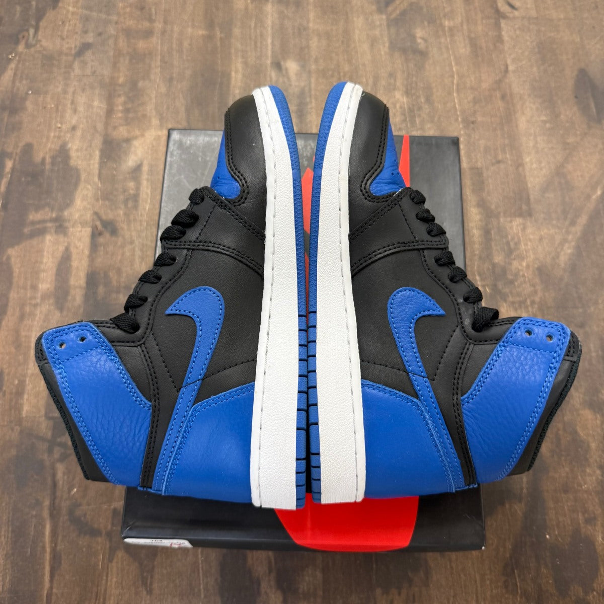 Jordan 1 Retro Royal (2017) (GS) - Image 4