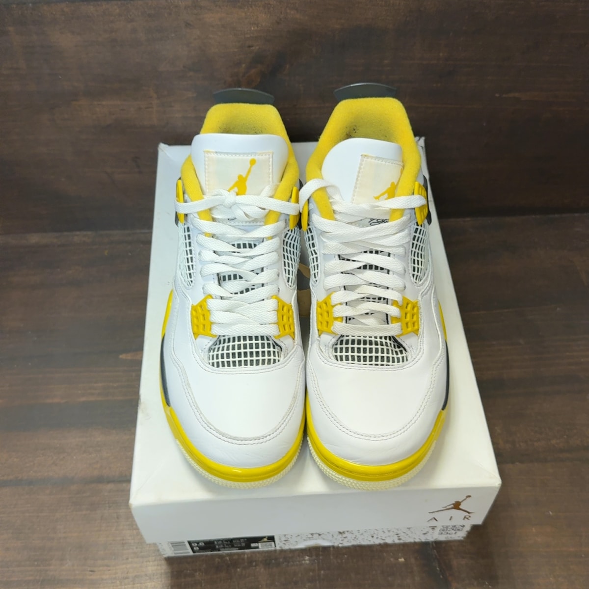 Jordan 4 Retro Vivid Sulfur (Women's) Size 9.5W (Pre-Owned)