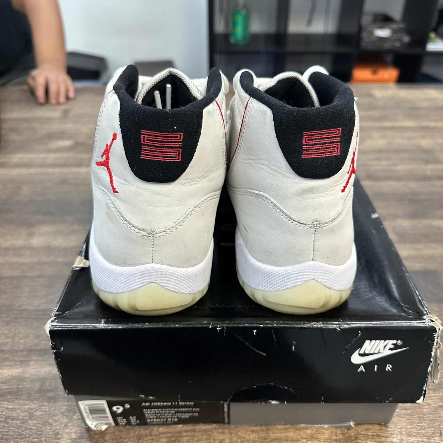 Platnium Jordan 11 Retro (USED)