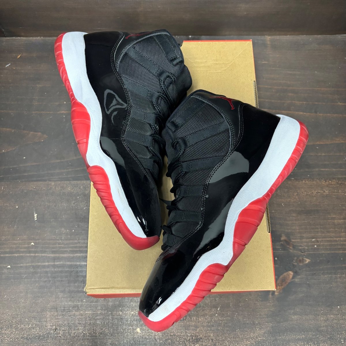 Jordan 11 Retro Playoffs Bred (2019) Size 10 (Pre-Owned) - back