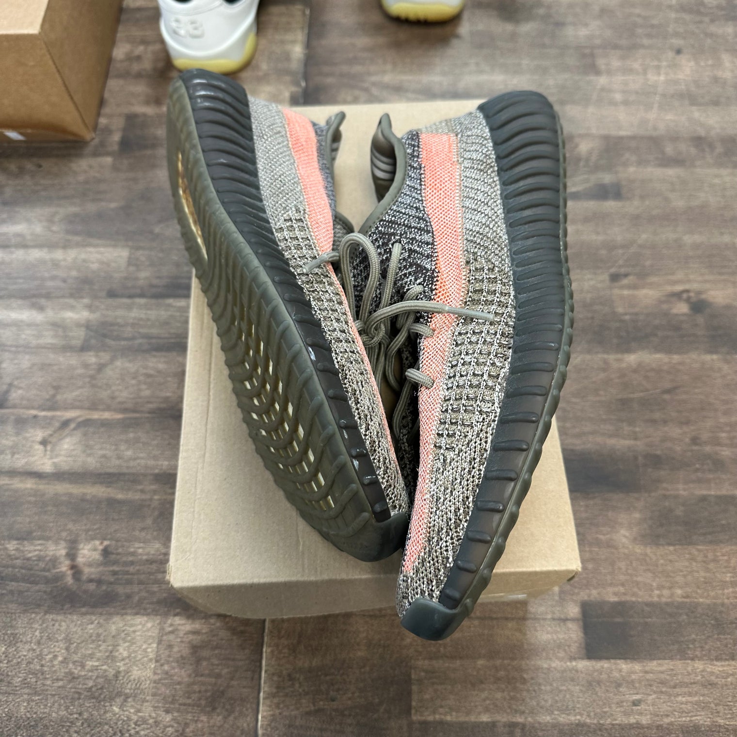 Ash Stone Yeezy 350 (USED,No Box)