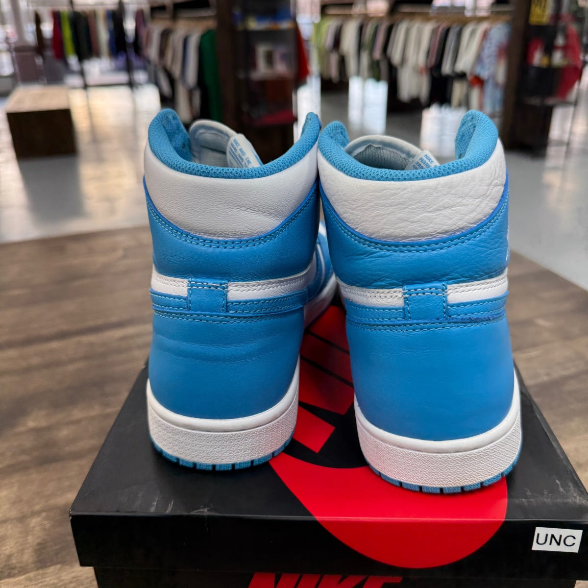 Jordan 1 Retro High OG UNC - Image 4
