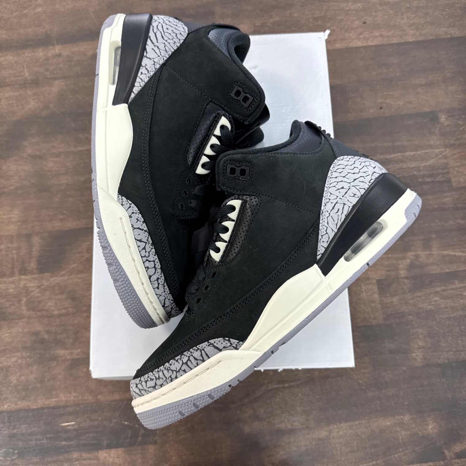 (W) Off Noir Jordan 3 (USED)