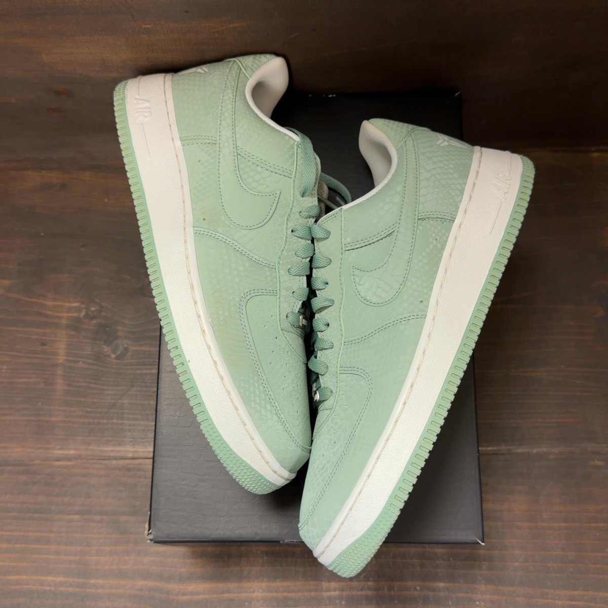 Nike Kobe Air Force 1 Low Steam Summit White Size 11 (Pre-Owned) - back