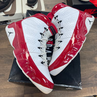 Gym Red Jordan 9 (USED)